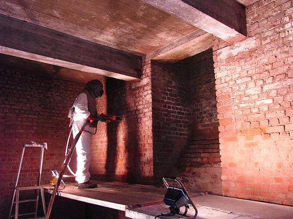 2-ou-preparation-des-murs-par-sablage