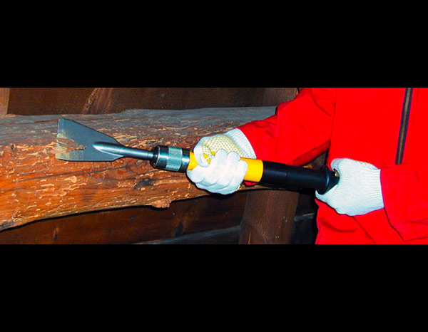 3-depoussierage-et-decapage-du-bois