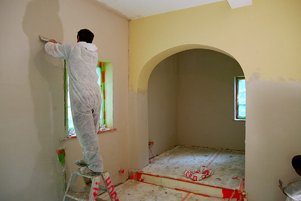 6-travaux-de-renovation-plafonnage